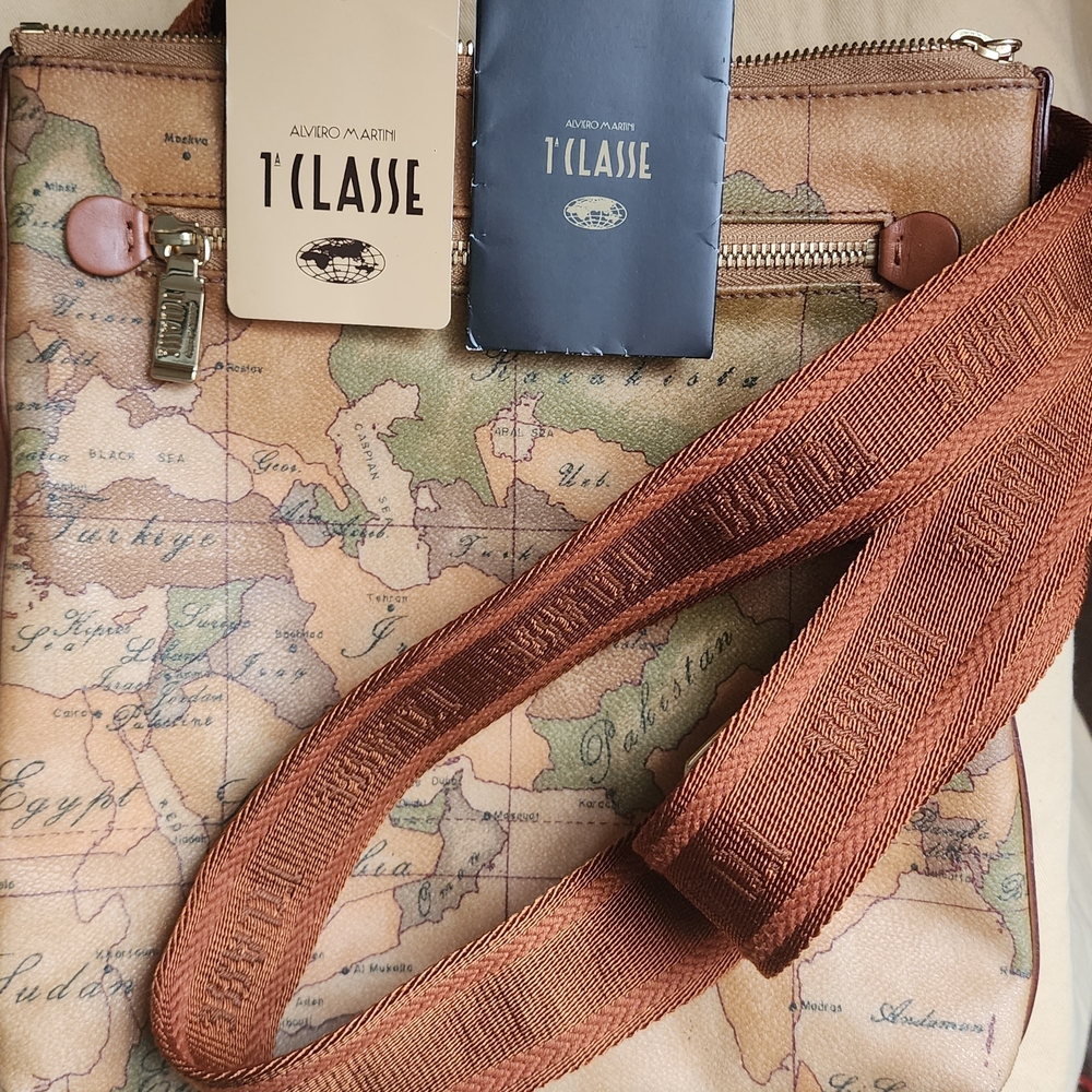 Alviero Martini 1A Classe Unisex Map-Print Crossbody in Brown and Tan Euc